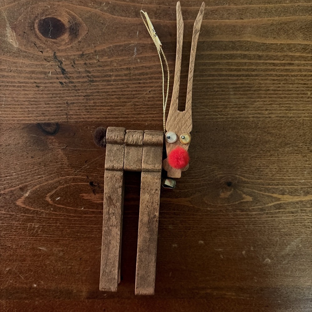 1 Wooden‎ Clothespin Deer Reindeer Rudolph Ornament JA COMPANY